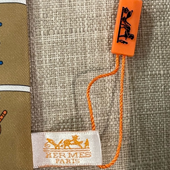 Hermes La Maison Tan and Blue Scarf - Picture 4 of 4